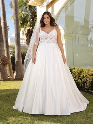 Robe de mariée ligne-A avec corsage en dentelle florale et décolleté en V