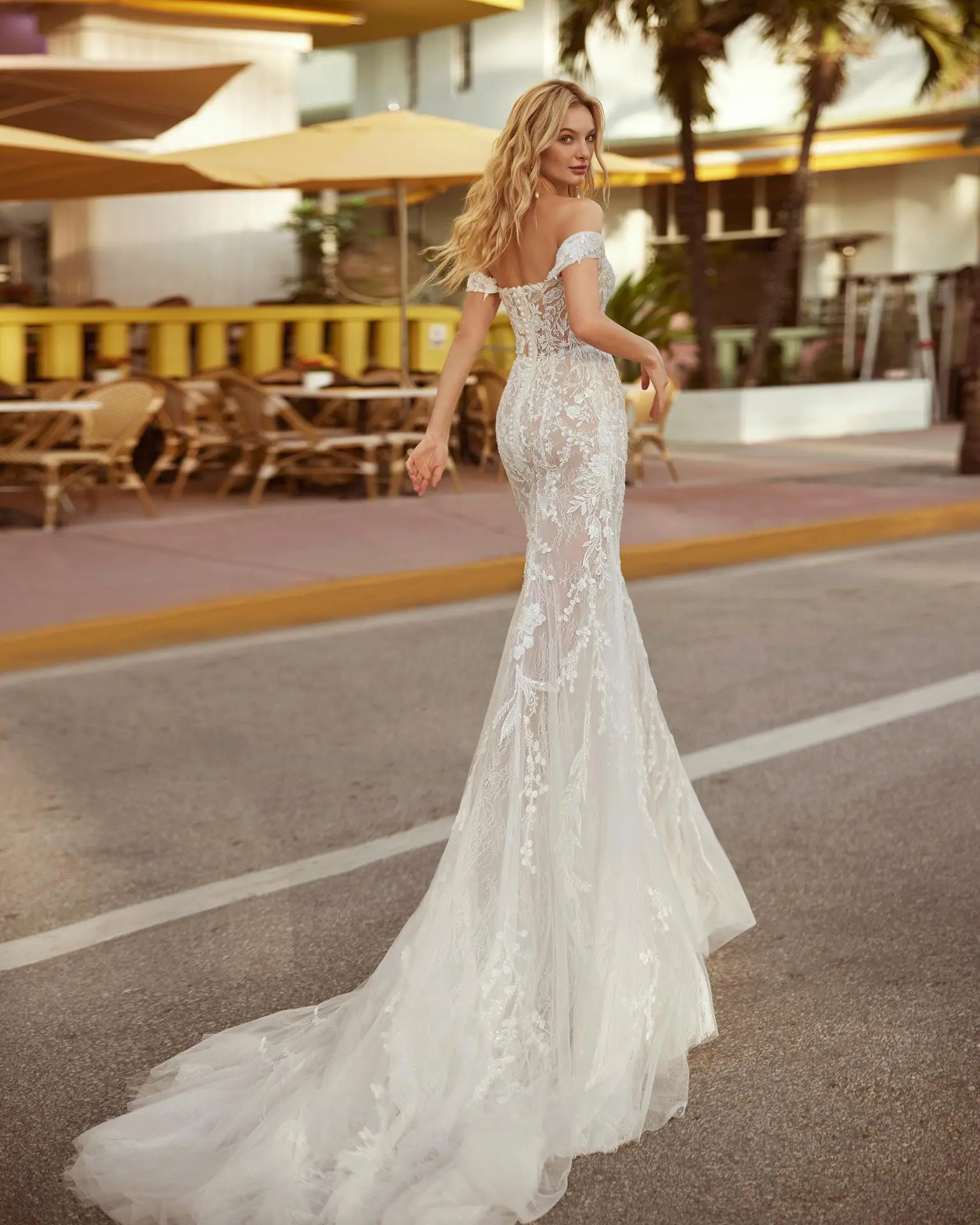 Robe de mariée avec décolleté cœur et bretelles amovibles