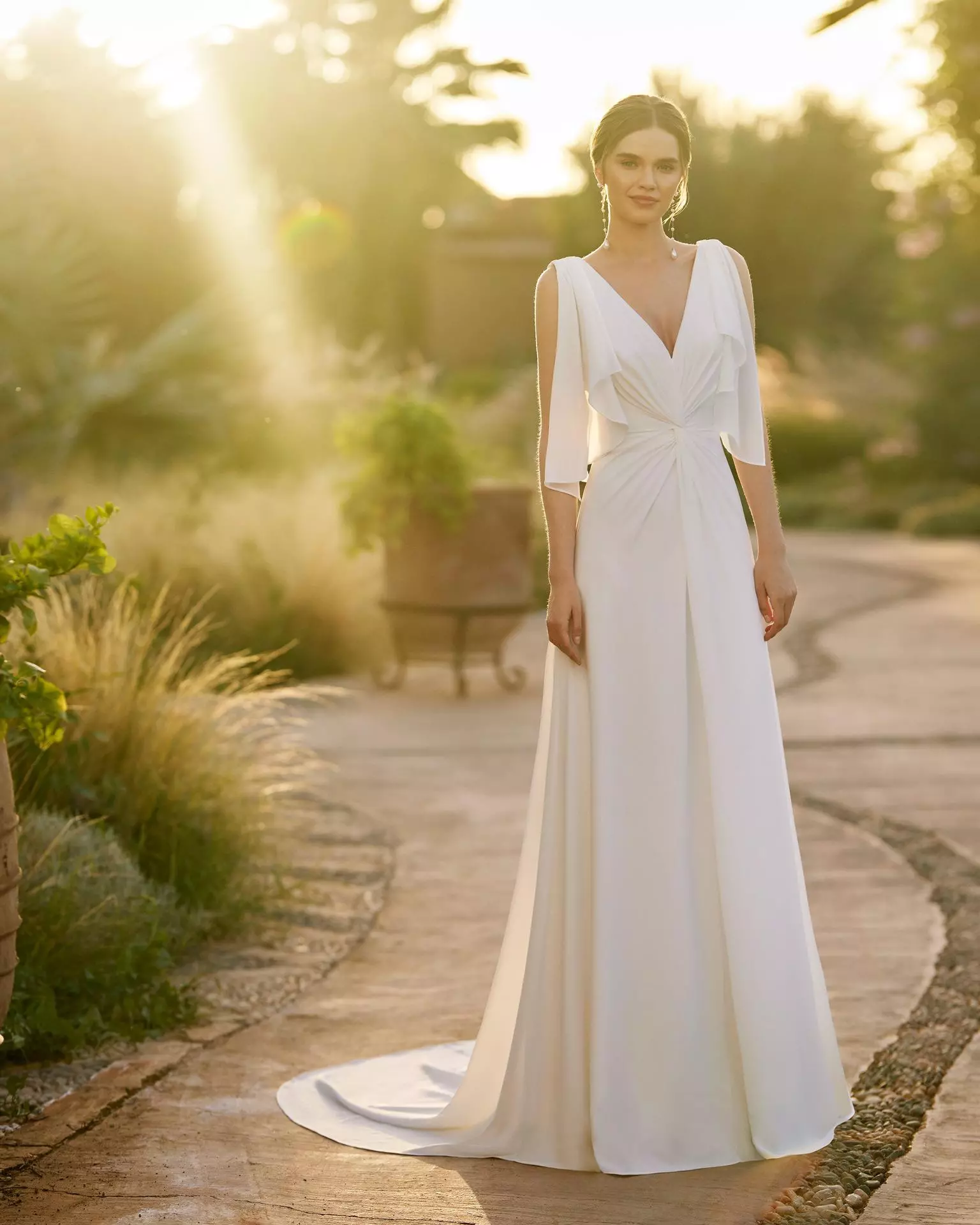 Vue arrière de la robe avec dos plongeant