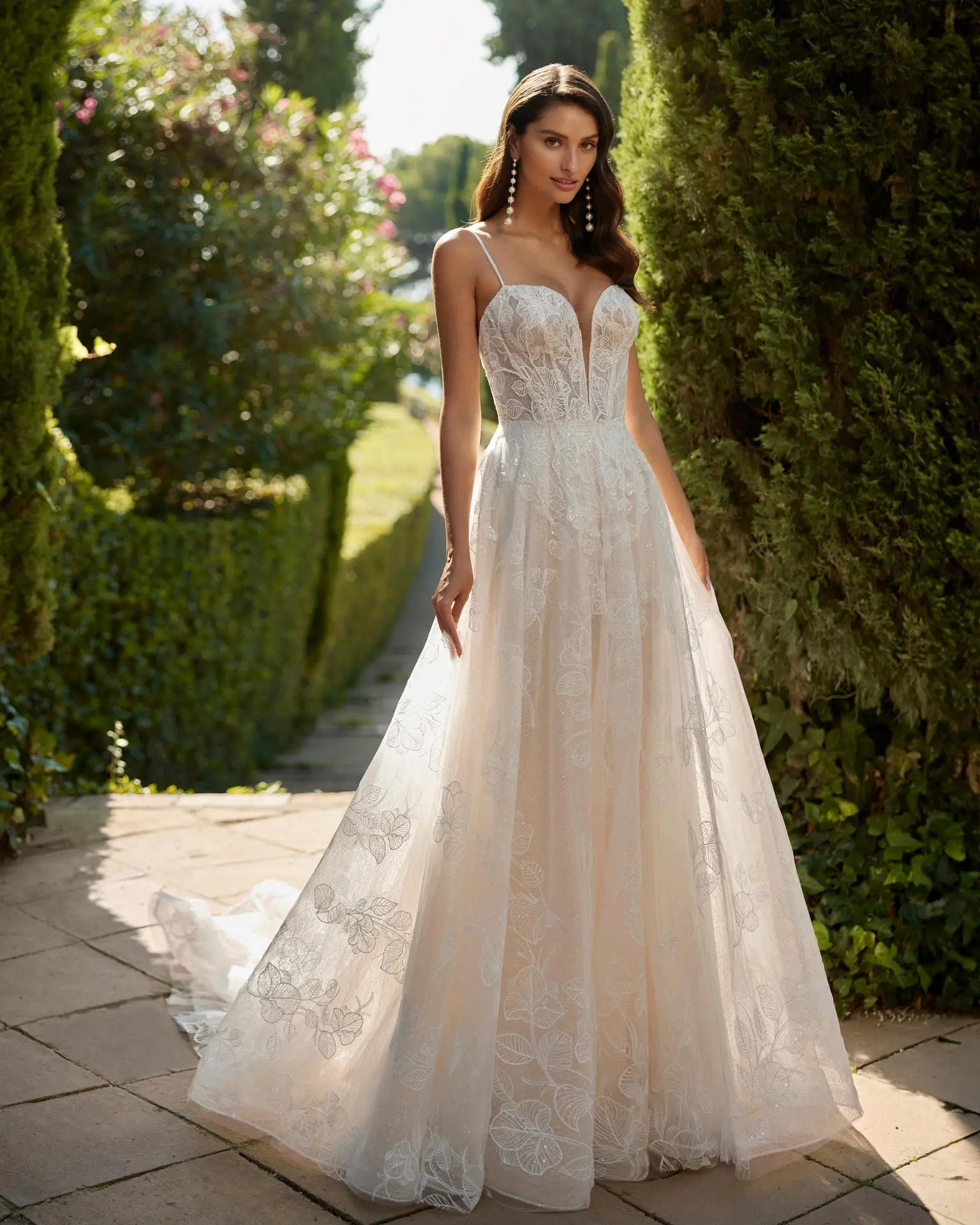 DEVINE – Image 3
